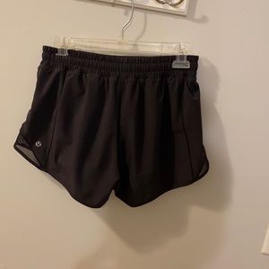Lululemon Hotty Hot Shorts-4”
